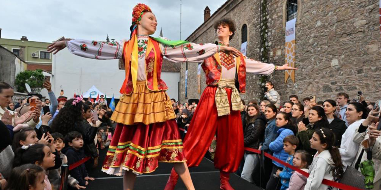 Mesir Festivali’nde kültür defilesi büyüledi