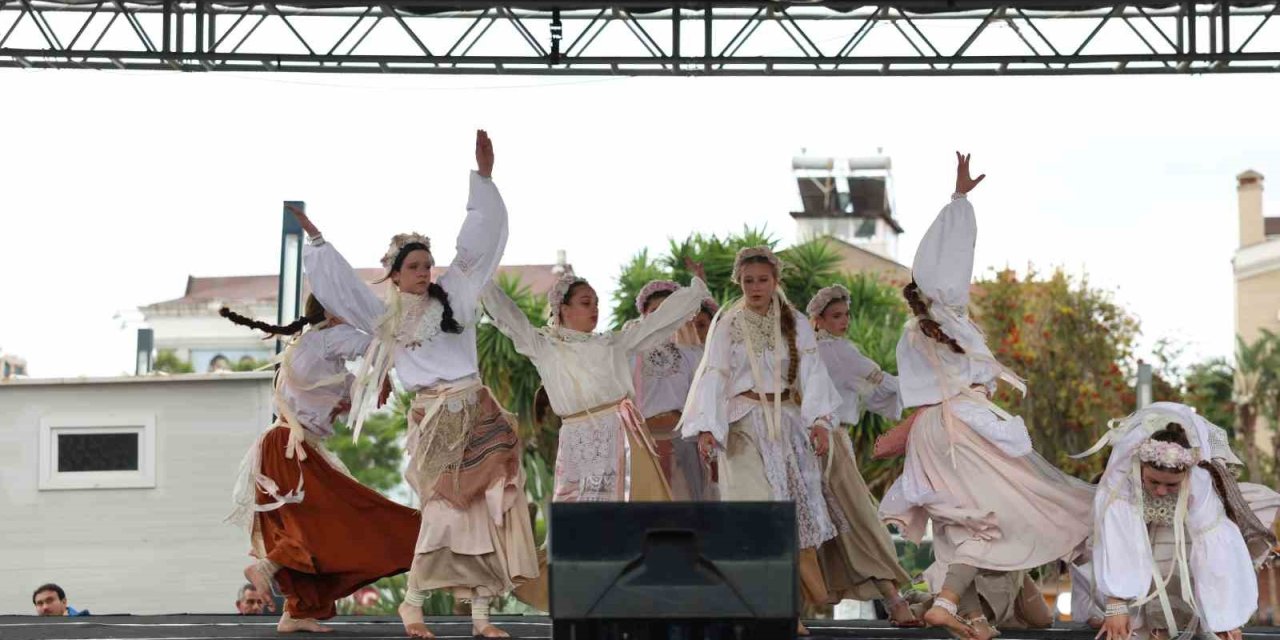 Marmaris’te 23 Nisan havası devam ediyor