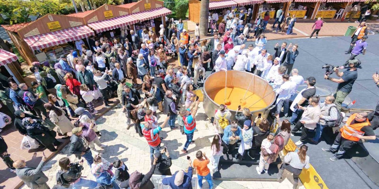 Dev tencereden 5 bin kişiye çorba