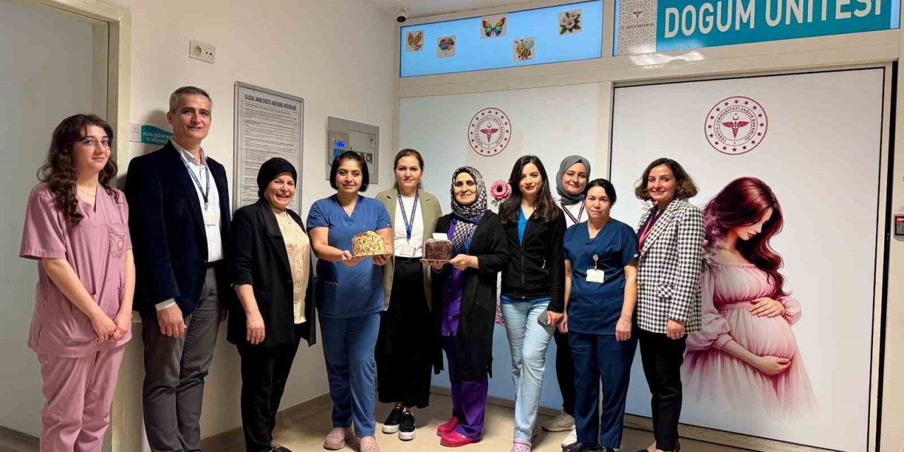Muğla Eğitim ve Araştırma Hastanesi’nde ebeler unutulmadı
