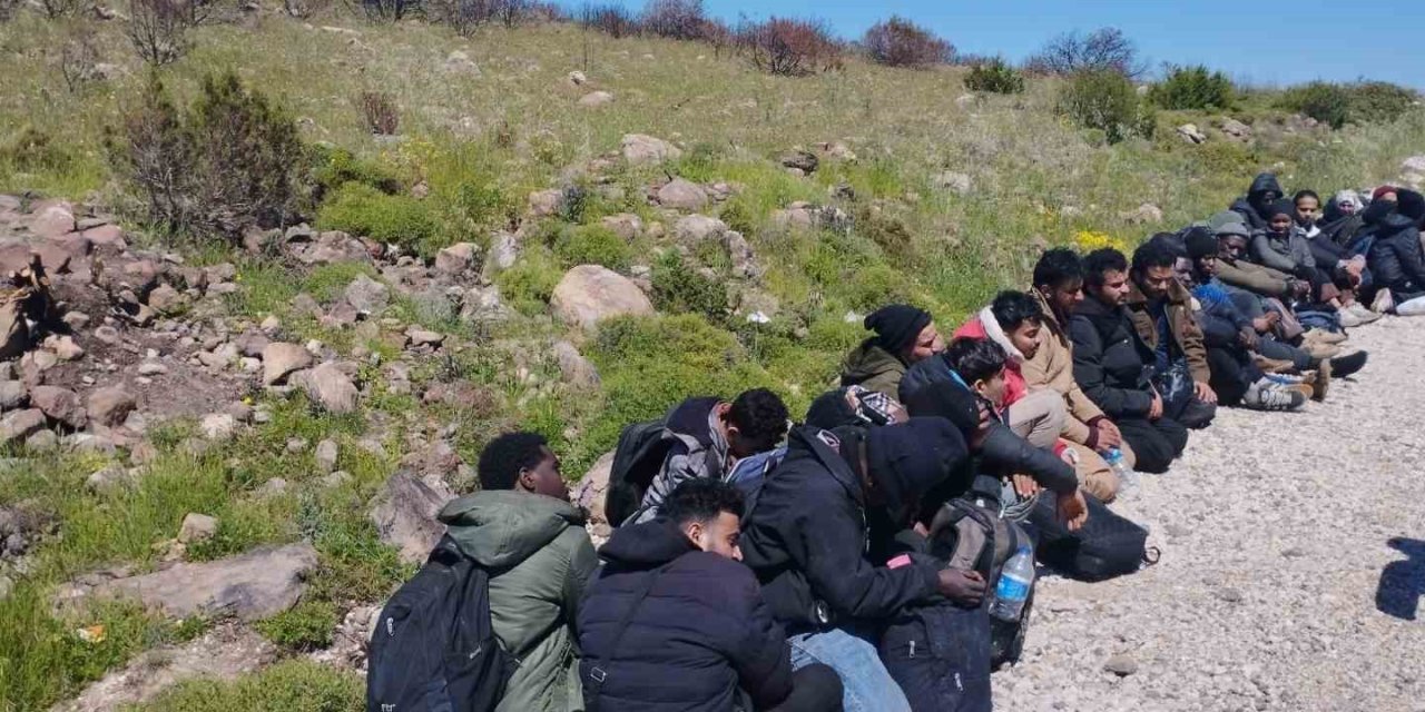 Çeşme’de 36 yasa dışı göçmen ve 2 organizatör yakalandı