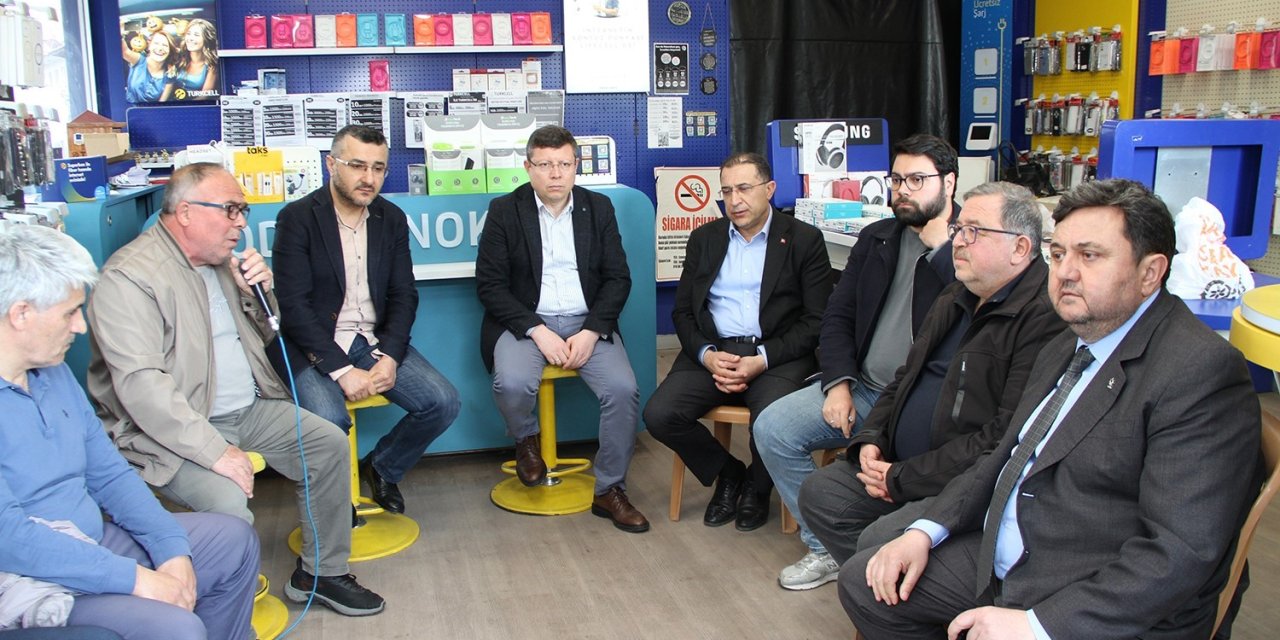 AK Parti Kula’da Mahalle Başkanları Toplantısı gerçekleştirildi