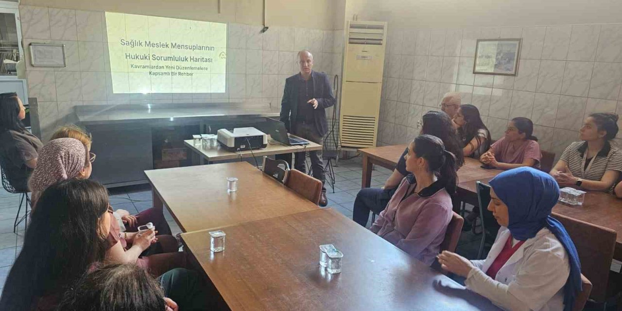 Atatürk Devlet Hastanesi’nde sağlık çalışanlarına hukuki eğitim