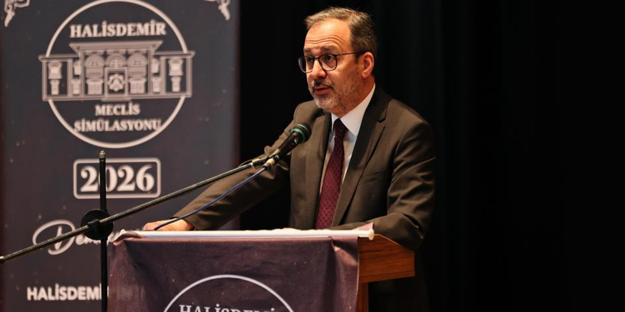 Kasapoğlu gençlerle "Meclis Simülasyonunda" buluştu