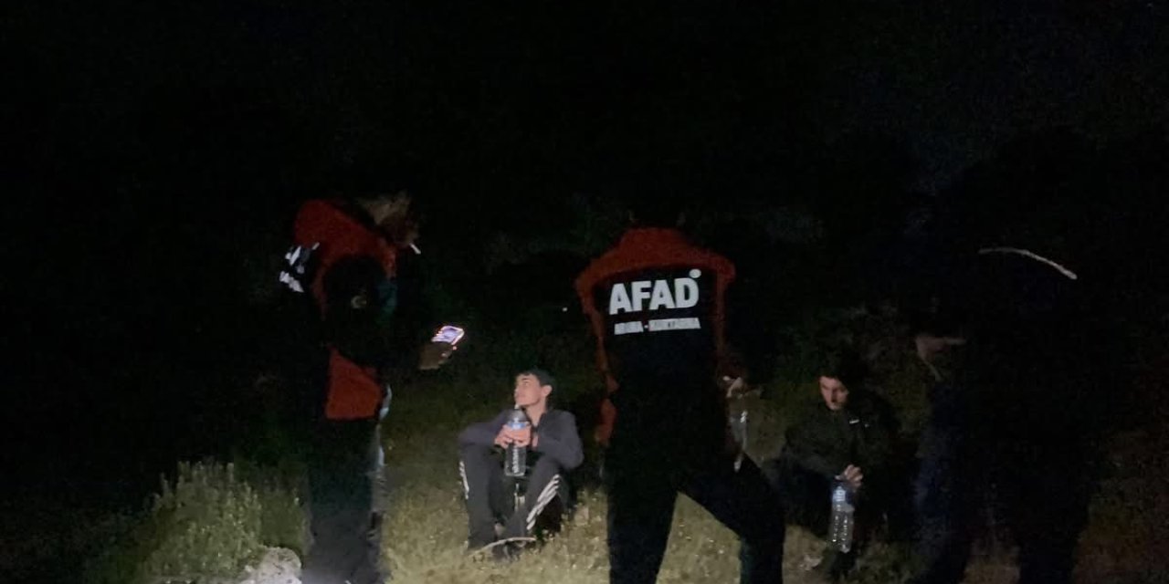 İzmir’de dağlık alanda mahsur kalan çocuklar kurtarıldı