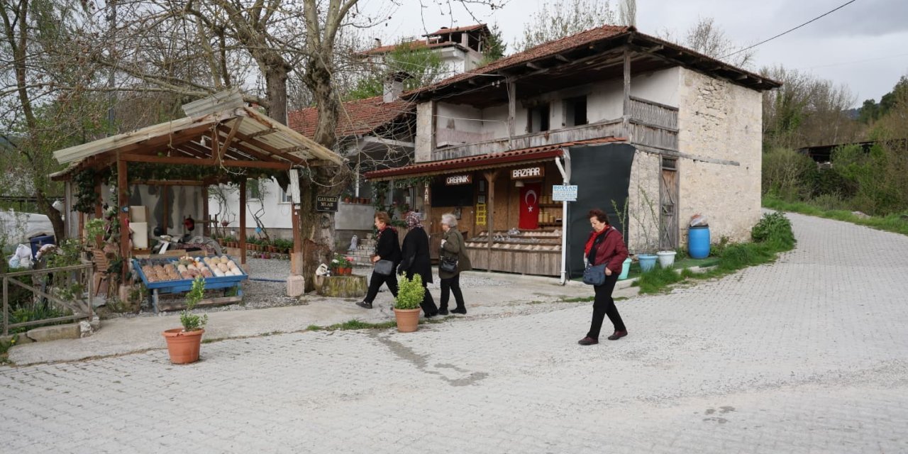 Burdurlu turistler Çameli’nin doğal güzelliklerine hayran kaldı