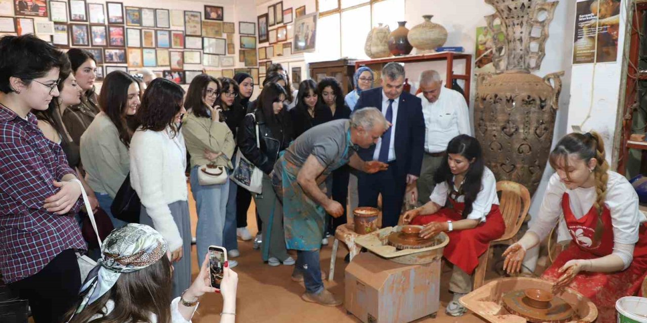 Menemen, geleceğin mimar ve restorasyon uzmanlarını ağırladı