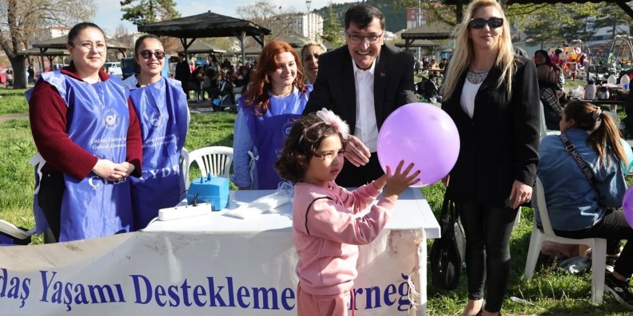 Kütahya’da Romanlar Günü coşkusu Kent Park’ta yaşandı