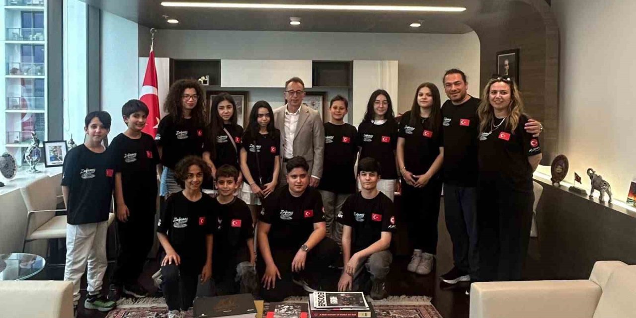 Salihli’den Miami Başkonsolosu’na Sardes Hediyesi