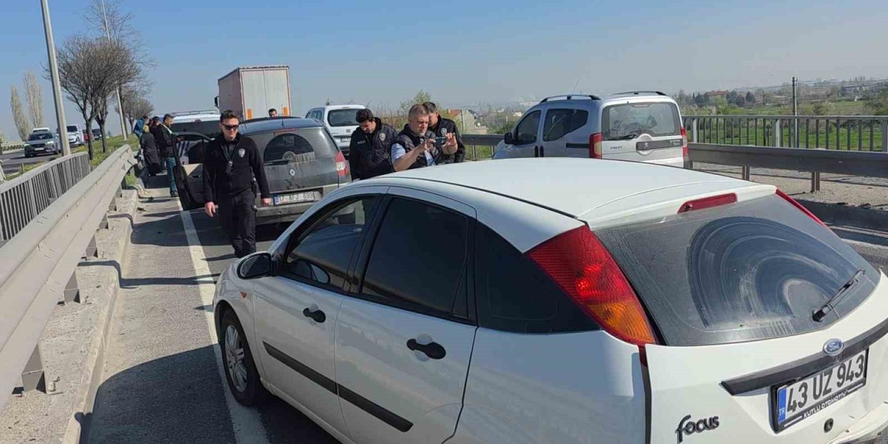 Kütahya’da zincirleme trafik kazası: 1 yaralı