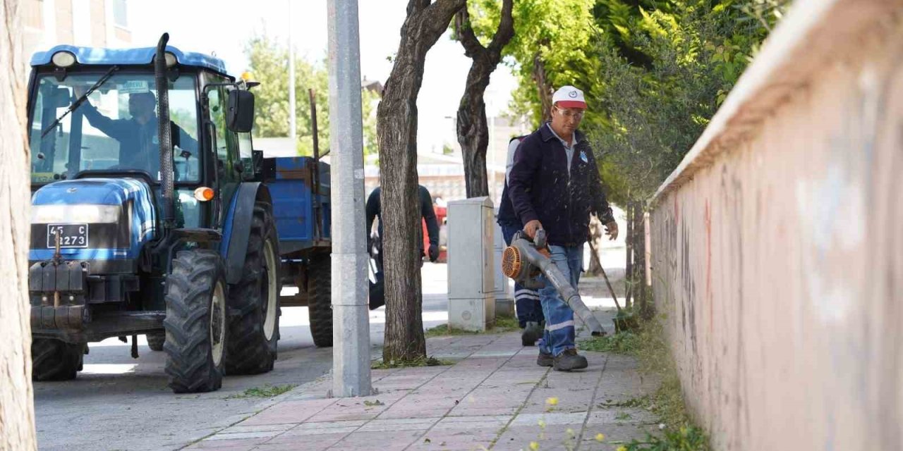 Yunusemre’de yaz mesaisi başladı