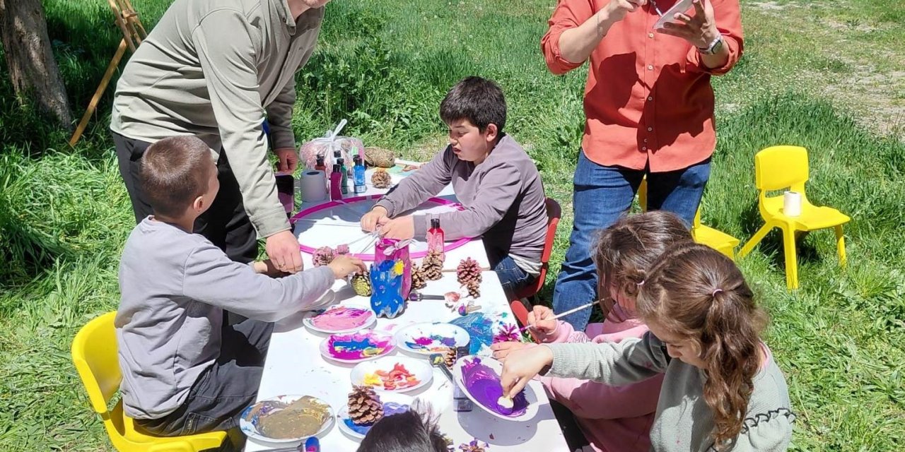 Hisarcık’ta özel öğrencilere yönelik açık hava sanat ve kitap platformu