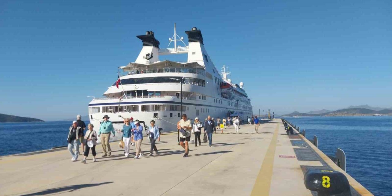 Bodrum’a 274 yolcusuyla geldi