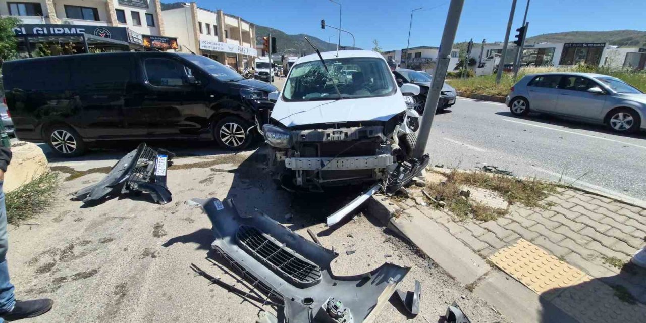 Sahil Güvenlik aracı kaza yaptı: 2 yaralı