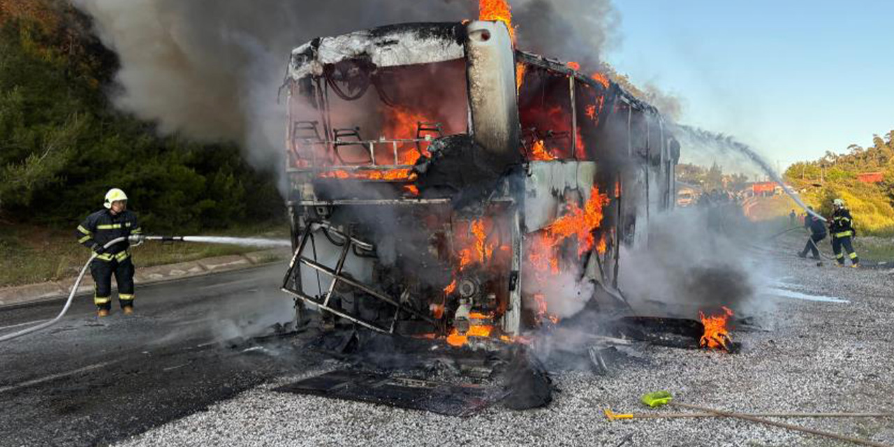 Tur otobüsü alevlere teslim  oldu: Facia kıl payı önlendi