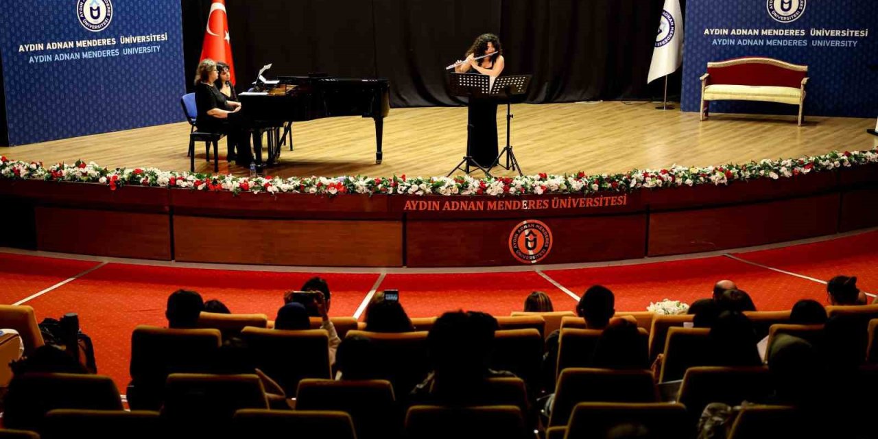 ADÜ’de öğrencilerin konseri ilgi topladı