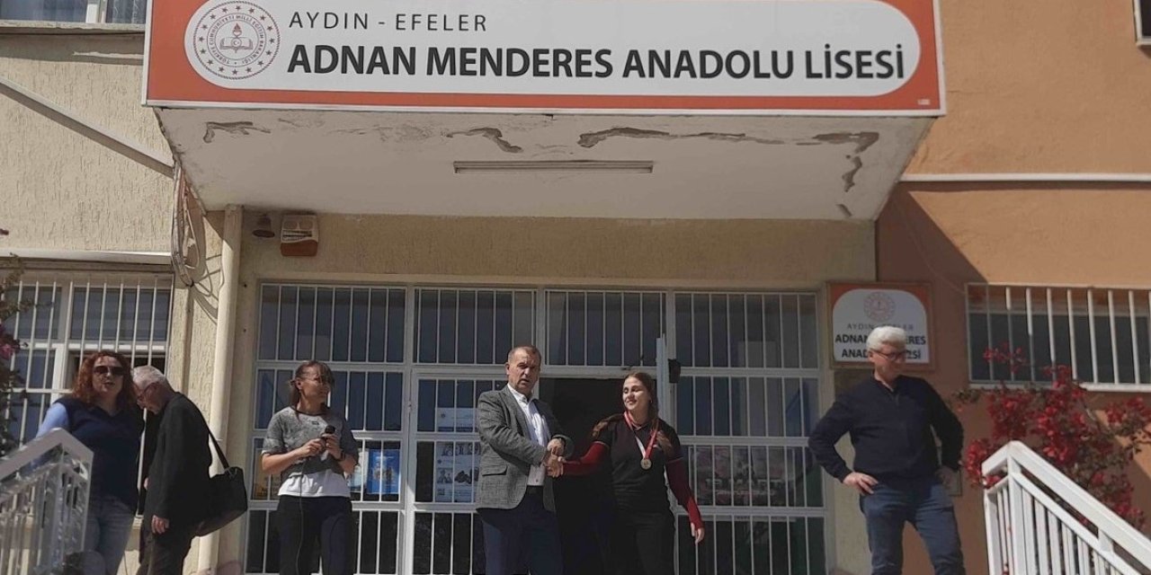 Aydınlı öğrenci Türkiye birincisi oldu