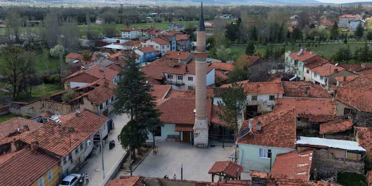 Caminin duvar boşluğundaki sır yüzyıllar sonra ortaya çıktı