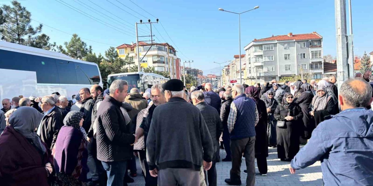 Tavşanlı’da Hacı adayları dualarla uğurlandı
