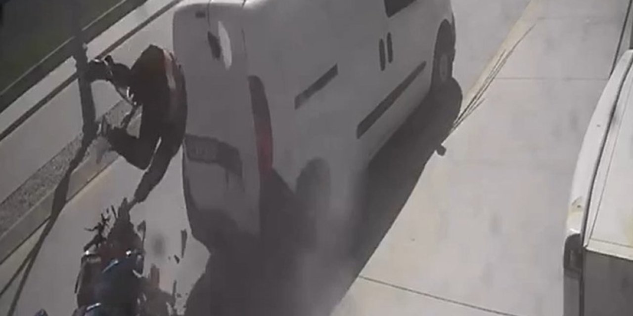 Datça’da park halindeki araca çarpan motosiklet sürücüsü yaralandı