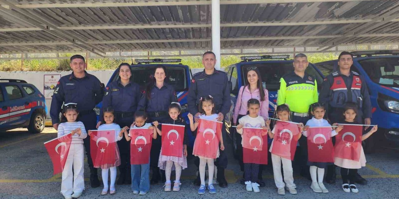 Aliağa’da, minik öğrenciler Jandarmayı yakından tanıdı