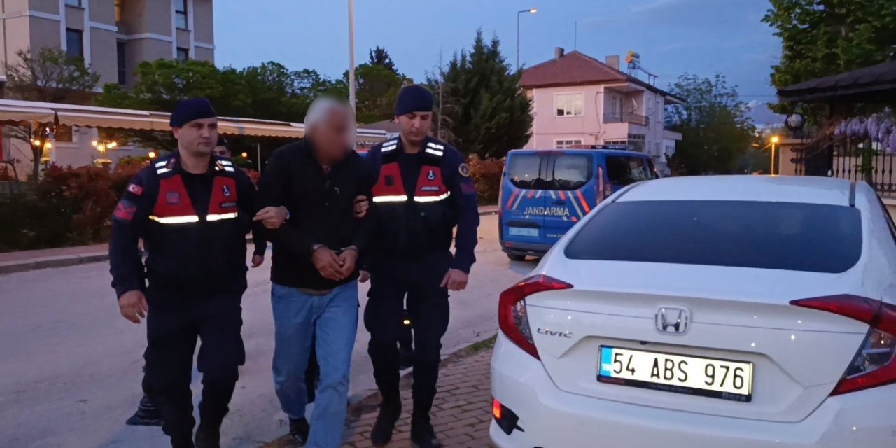 Öğrencileri taciz eden bakkal kamera kayıtlarından yakalandı