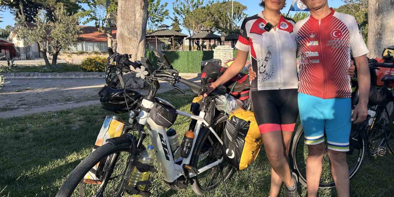 Festival için 2 bin kilometre pedal çevirip Bergama’ya geldiler