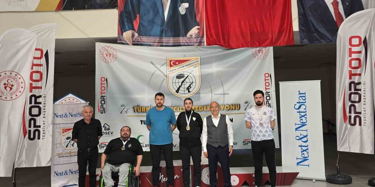 Manisalı Samet Akça’dan Türkiye Şampiyonası’nda madalya yağmuru