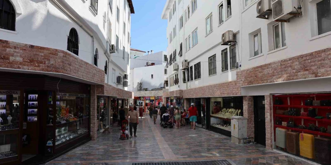 Marmaris çarşı bölgesinde çalışmalarda sona gelindi