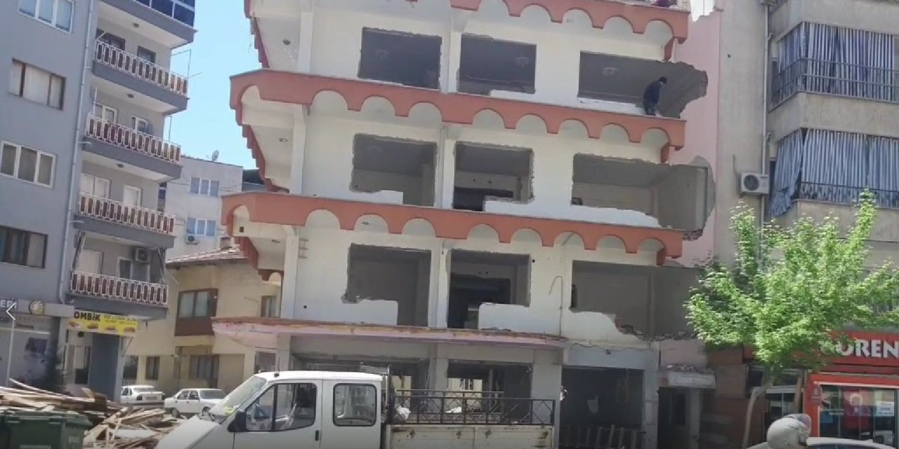 Yıkım firmasından açıklama: "Tüm tedbirlerimizi aldık, yıkım ruhsatımız mevcut"