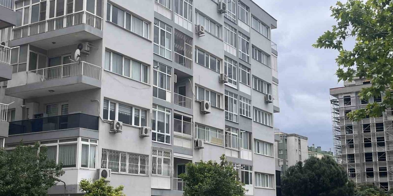 İzmir’de bir baba tartıştığı oğlunu bıçaklayarak öldürdü
