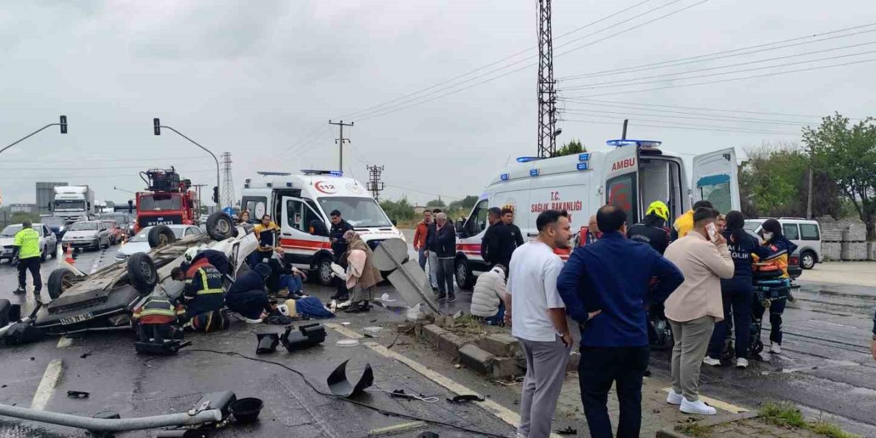 Aydın’da takla atan otomobilde 5 kişi yaralandı