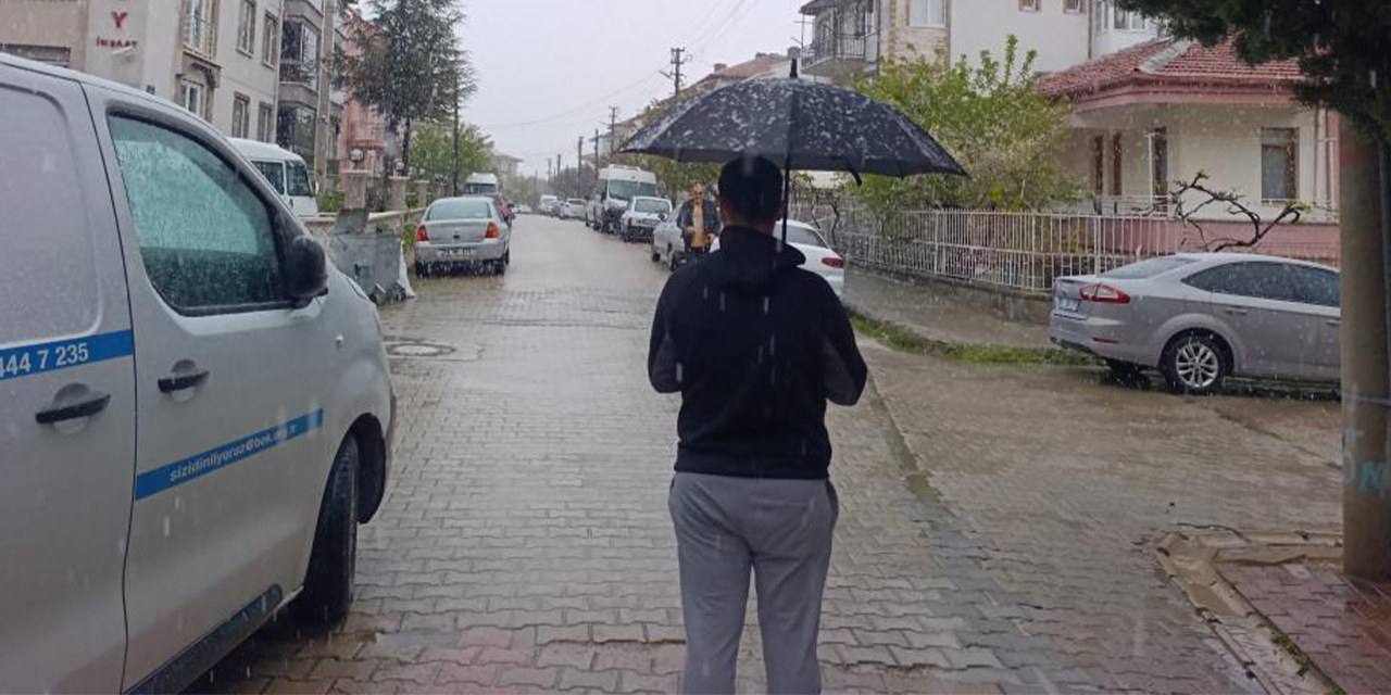 Afyonkarahisar’da kar yüksek kesimleri beyaza bürüdü