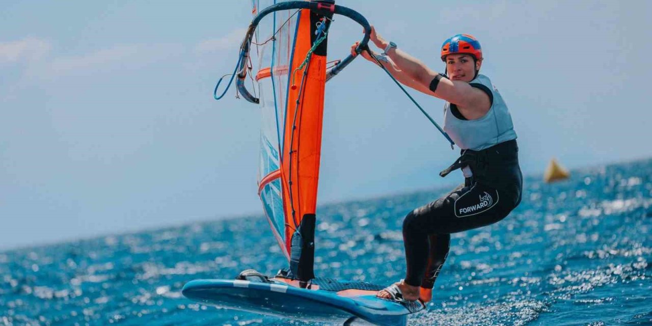 Didim’de IQ Foil Yelken Yarışları ödül töreniyle sona erdi