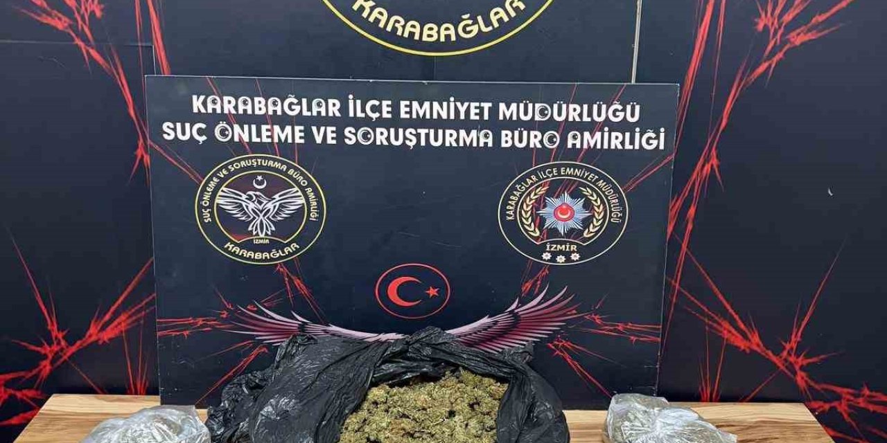 İzmir’de motosikletle uyuşturucu sevkiyatı yapan 3 şüpheli kovalamaca sonucu yakalandı