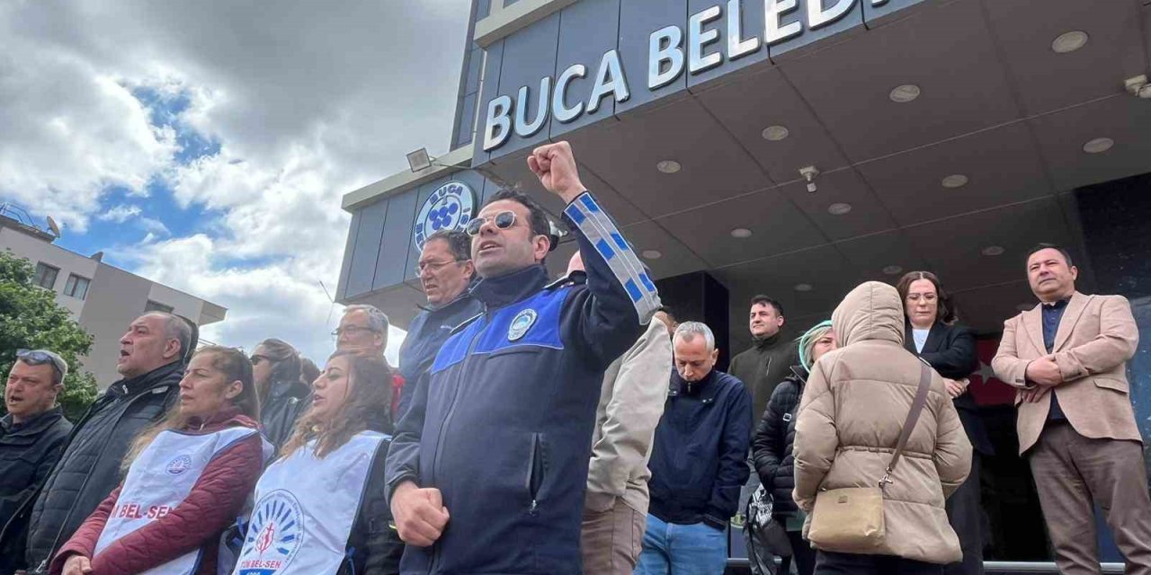 İzmir’de belediye memurlarının ’TİS’ eylemi sürüyor