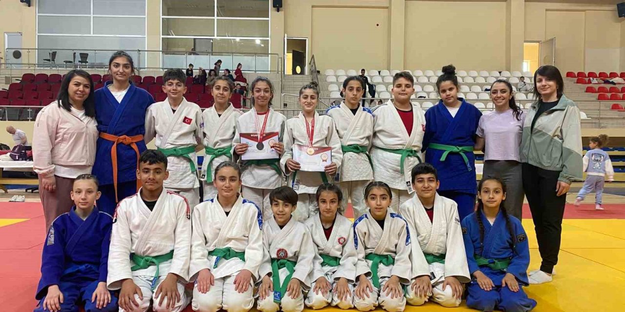 Salihlili judocular, Bilecik’ten madalyalarla döndü