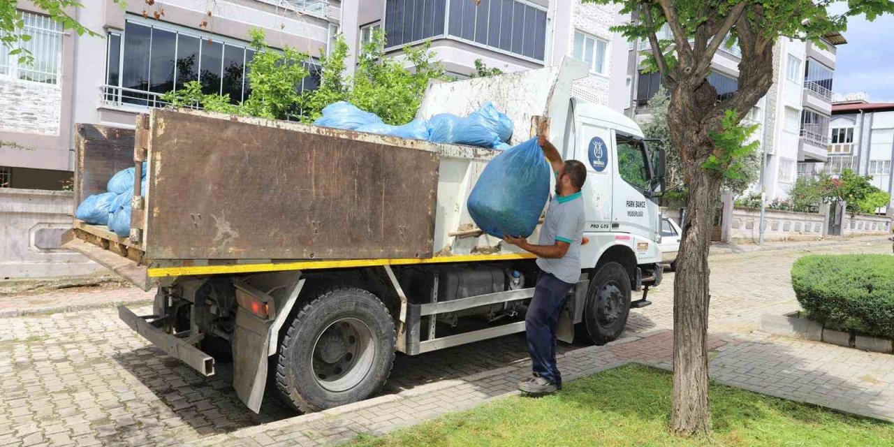 Nazilli Belediyesi’nden eş zamanlı hizmet atağı