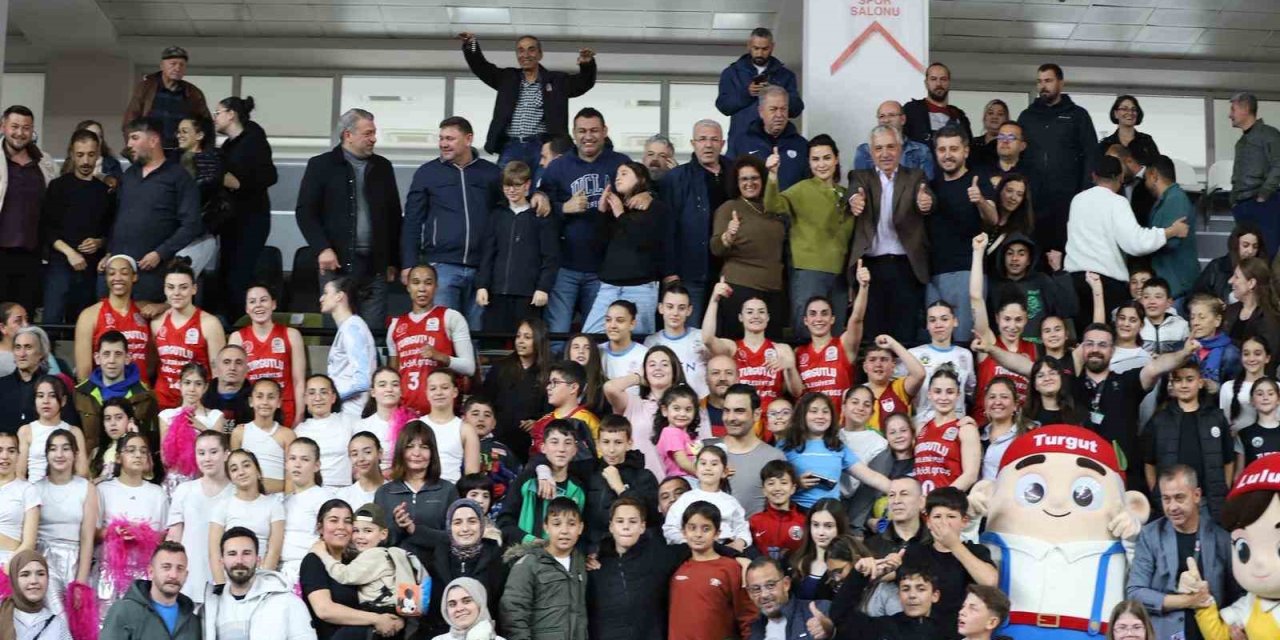 Turgutlulu taraftarlardan 95 desibellik müthiş destek