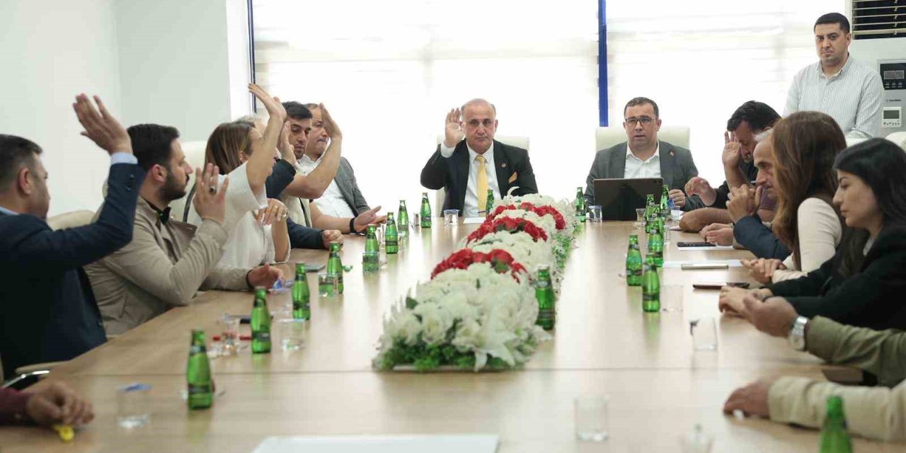 İncirliova’ya iki yeni çöp kamyonu