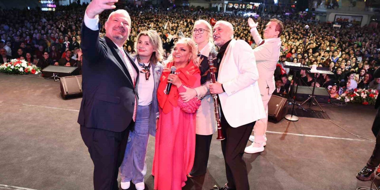 Menemen’de on binler, Hıdırellez coşkusunda buluştu