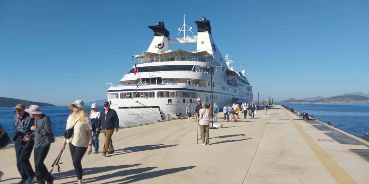 Bodrum’a kruvaziyer ile 274 yolcu geldi