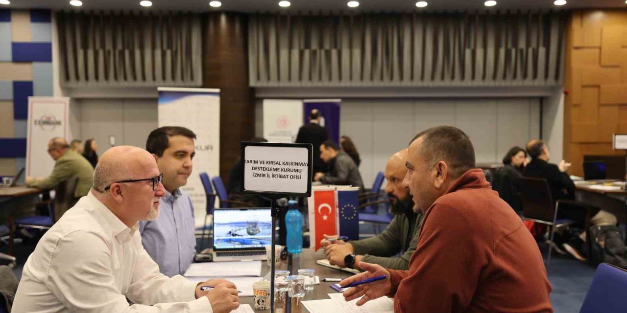 İzmir Ticaret Odası, 8 önemli kurumu üyeleri ile ayı masada buluşturdu