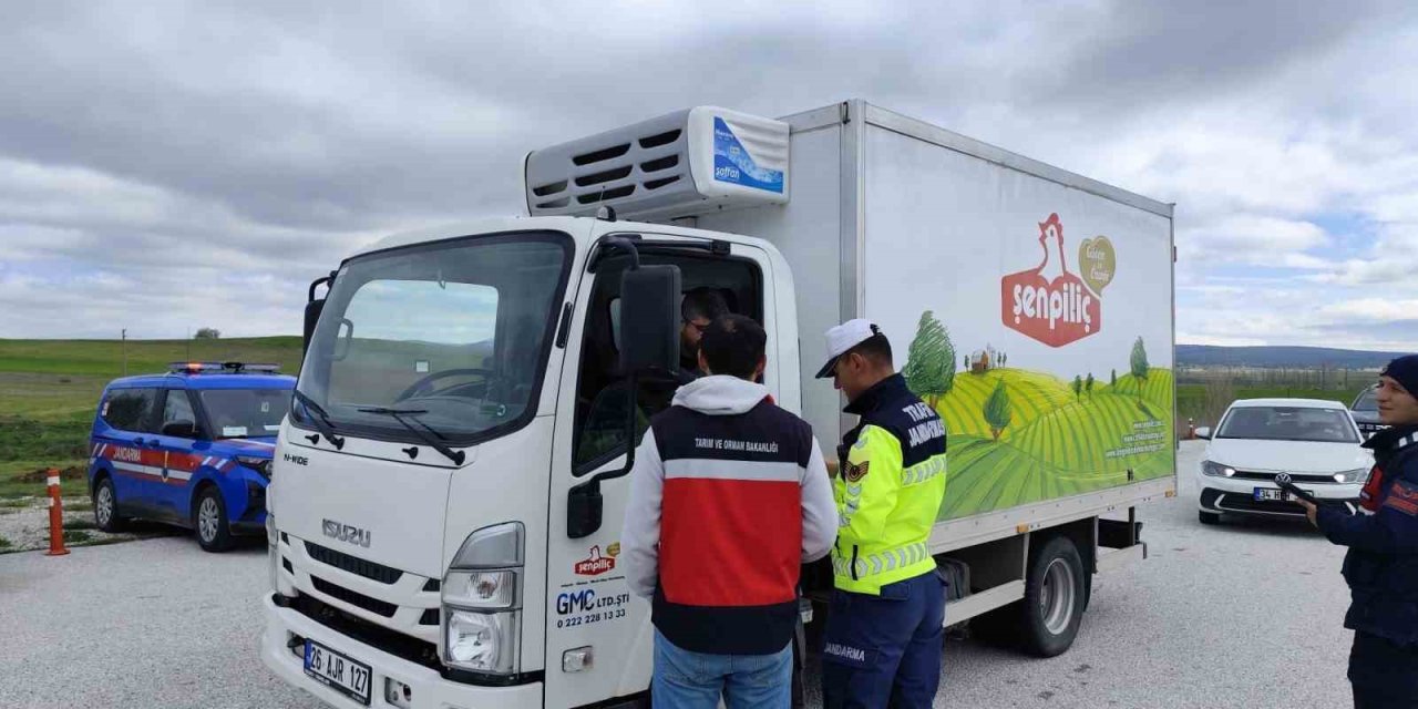Çavdarhisar’da yol kontrol faaliyetleri
