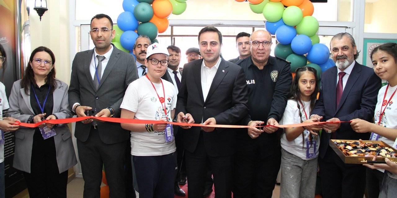 "TÜBİTAK 4006 Bilim Fuarı" göz doldurdu