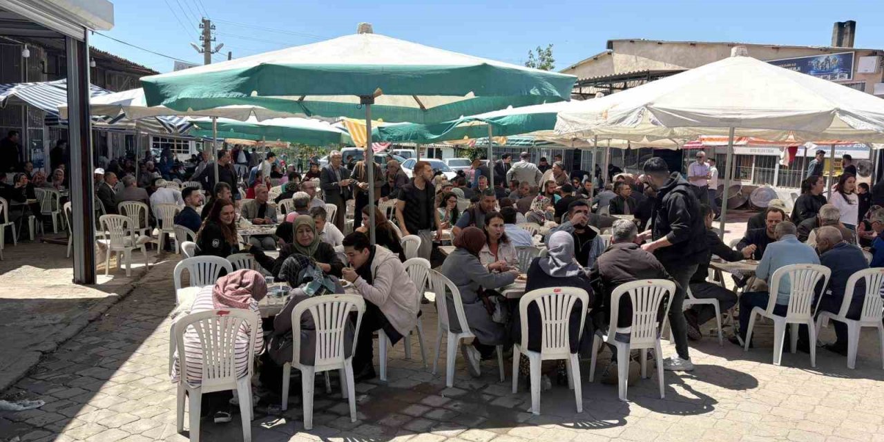 Gördes Sanayi Sitesi’nden 6 bin kişilik hayır yemeği