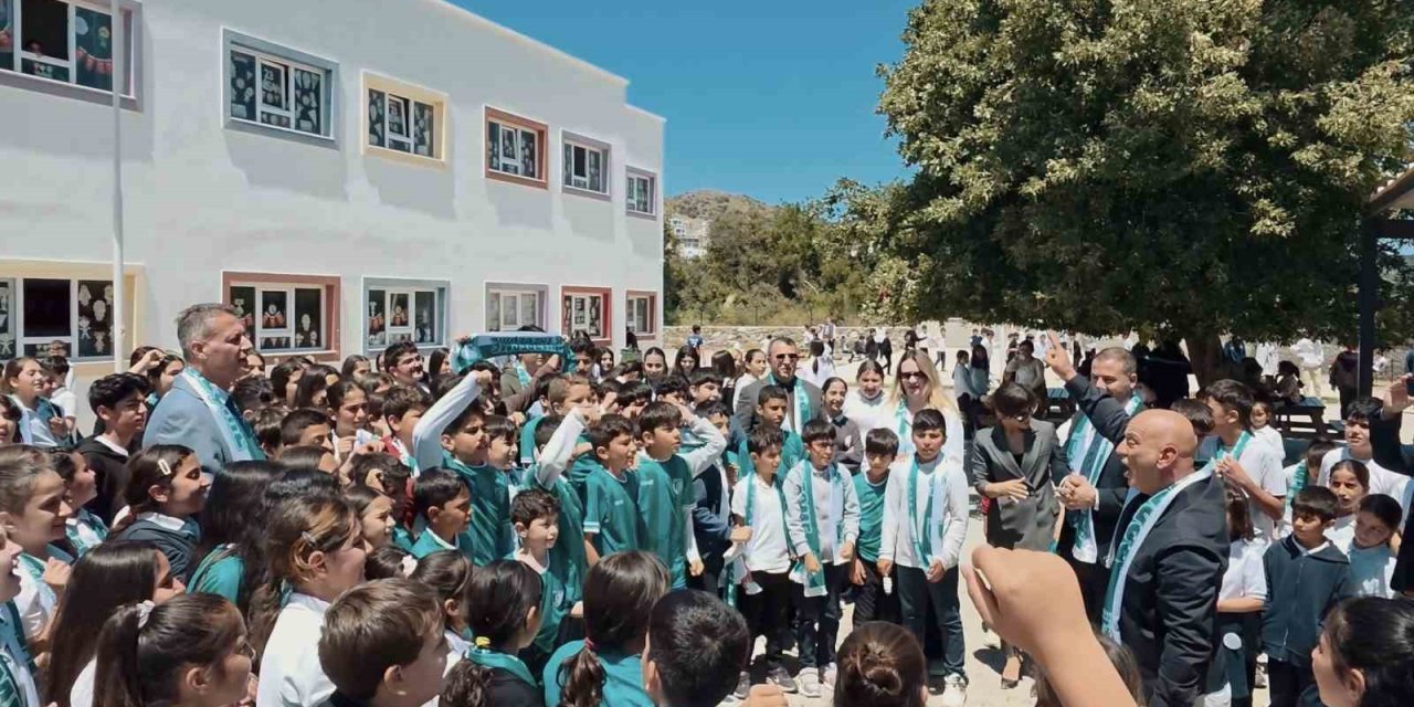 Okullarda Bodrum FK coşkusu yaşandı