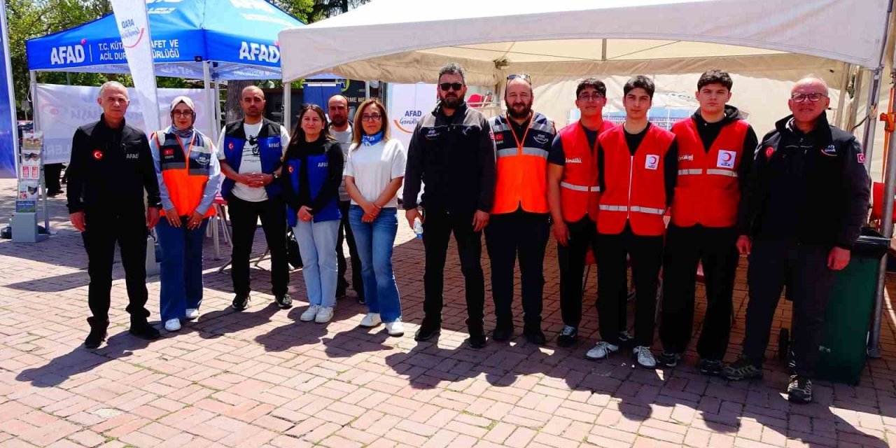 Kızılay ve Afad gönüllülerinden kan bağışı seferberliği