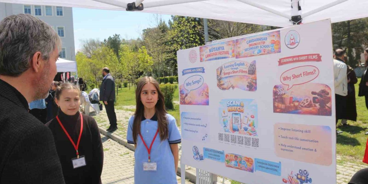İmam Hatipli öğrenciler projelerini Arapça ve İngilizce olarak tanıttı