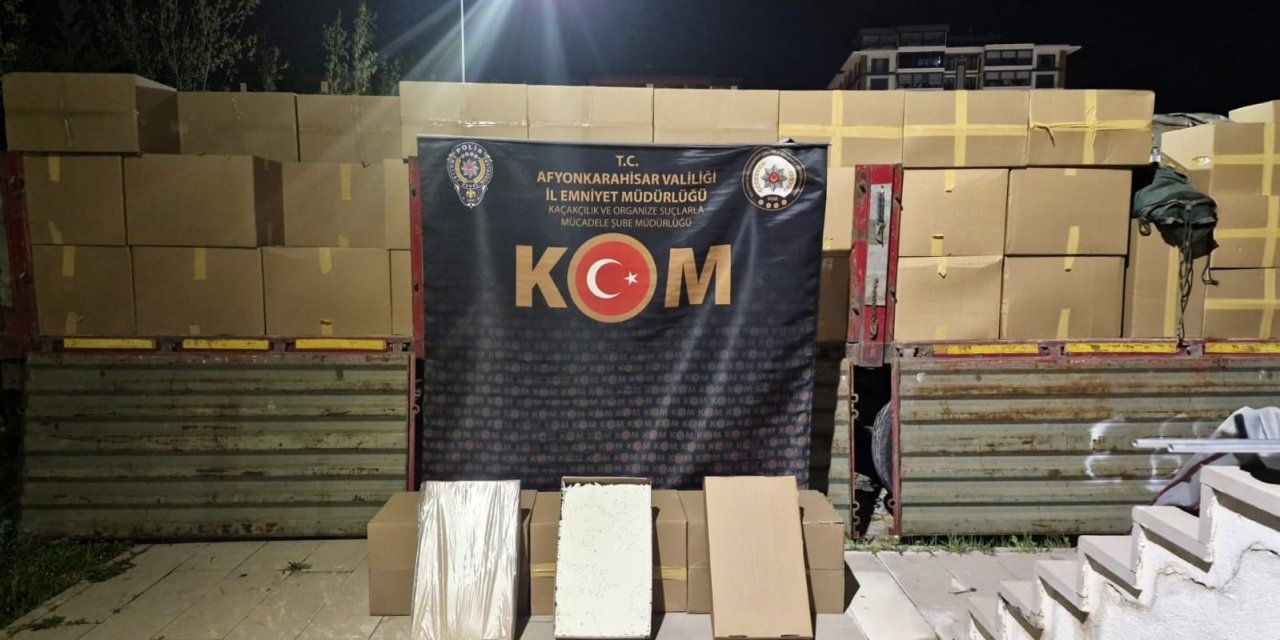 Polis 20 milyon TL’lik kaçak doldurulmuş makaron ele geçirdi